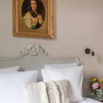 De La Porte Doree