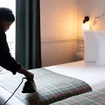 Hotel De La Porte Doree Paris