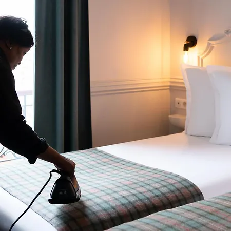 Hotel De La Porte Doree Paris