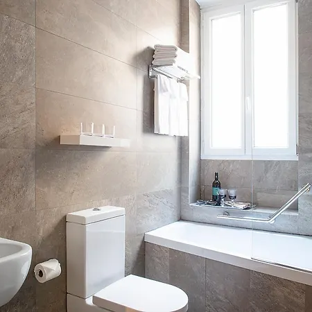 Hotell De La Porte Doree 3*