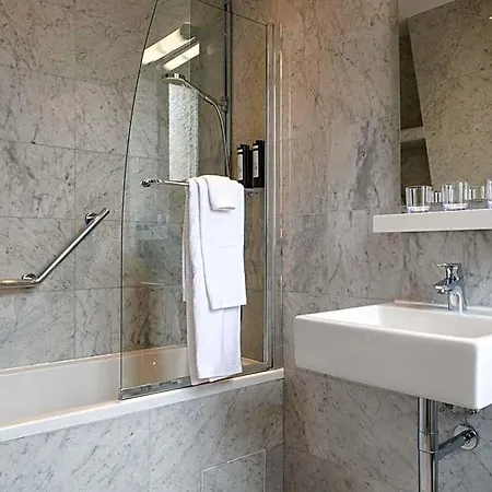 De La Porte Doree 3*