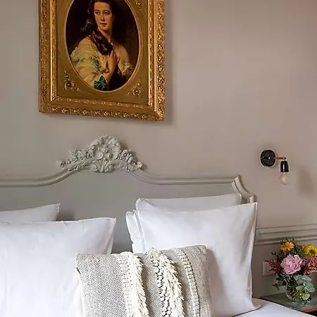 De La Porte Doree Hotel 3*