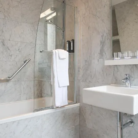 De La Porte Doree 3*