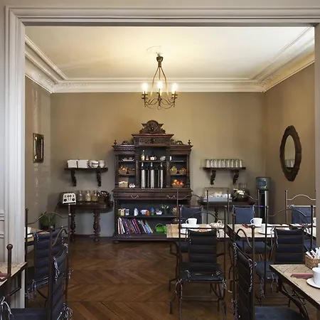 De La Porte Doree