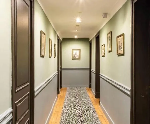 Hotell De La Porte Doree 3*
