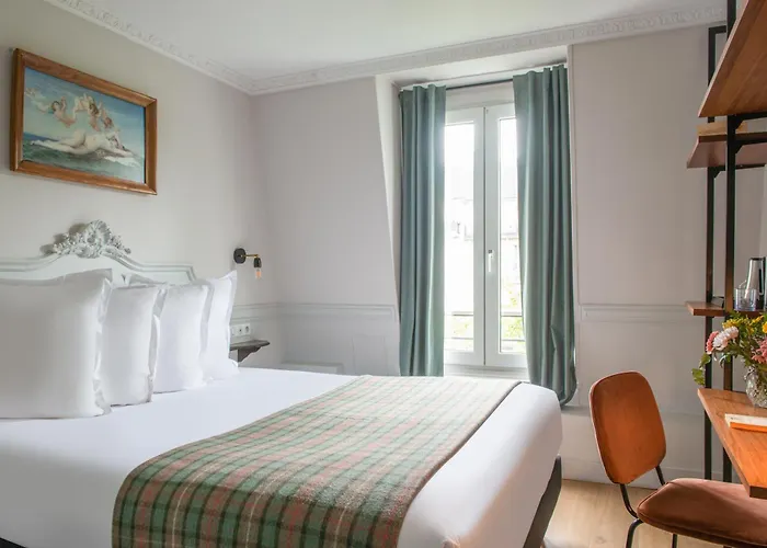 De La Porte Doree 3*