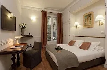 De La Porte Dorée Hotel