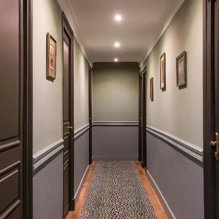 De La Porte Dorée Hotel 3*