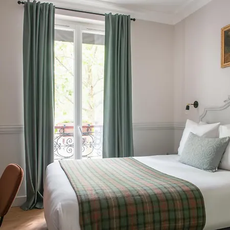 De La Porte Dorée Hotel 3*