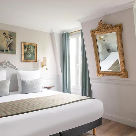 Hotel De La Porte Dorée 3*