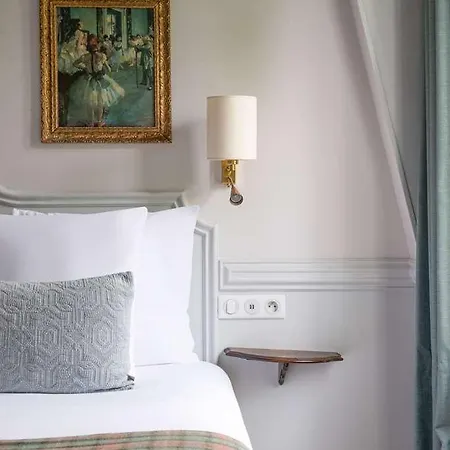 De La Porte Dorée Hotel 3*