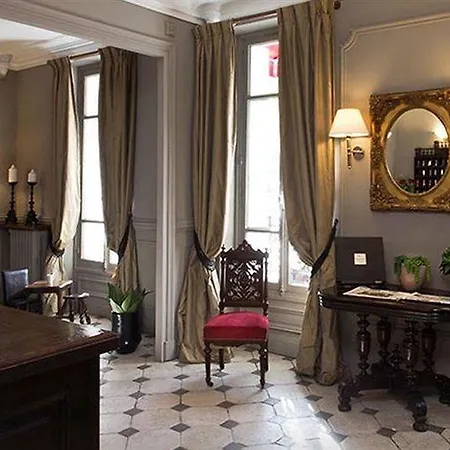 De La Porte Dorée Hotel