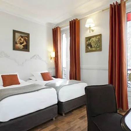 Hotel De La Porte Dorée 3*