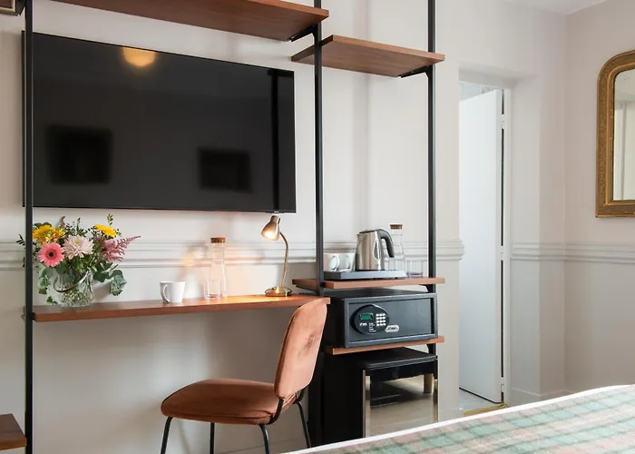 De La Porte Doree Paris